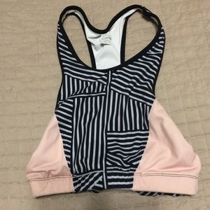 High cut Vull sports bra medium